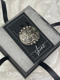 Silver Circle Concho w/ Dots Necktie Magnet 1043