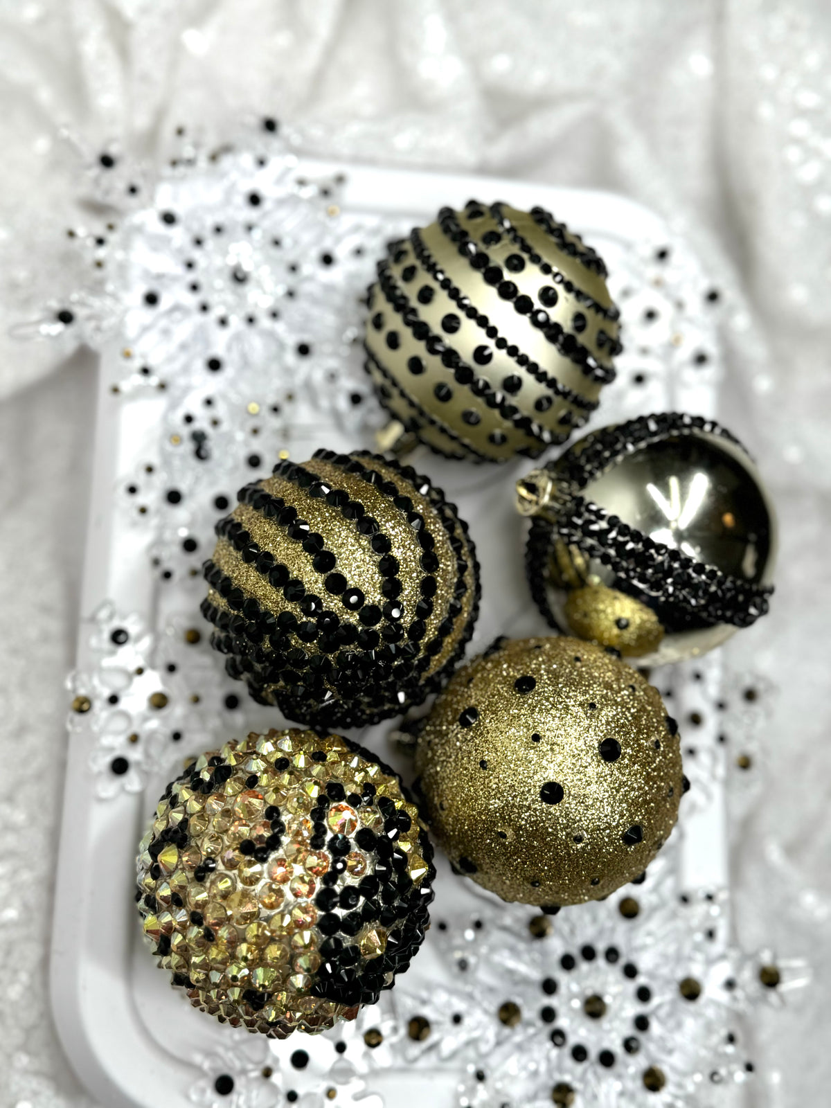 Black and Gold 12 Piece Ornament Set
