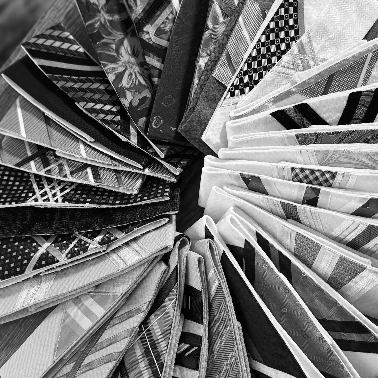 INTERCHANGEABLE ENGLISH COLLARS