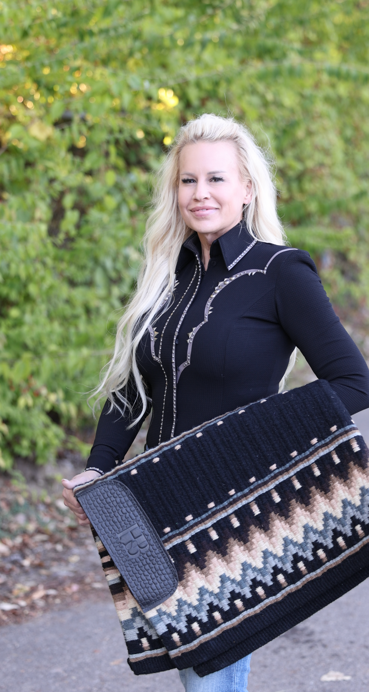 SOUTHWESTERN Black w/ Grey Textured Bullet Spandex Day Shirt